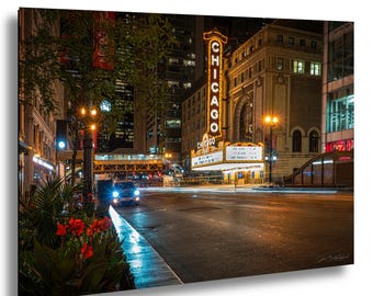 Arte mural del teatro de Chicago: Marquesina iluminada icónica por la noche