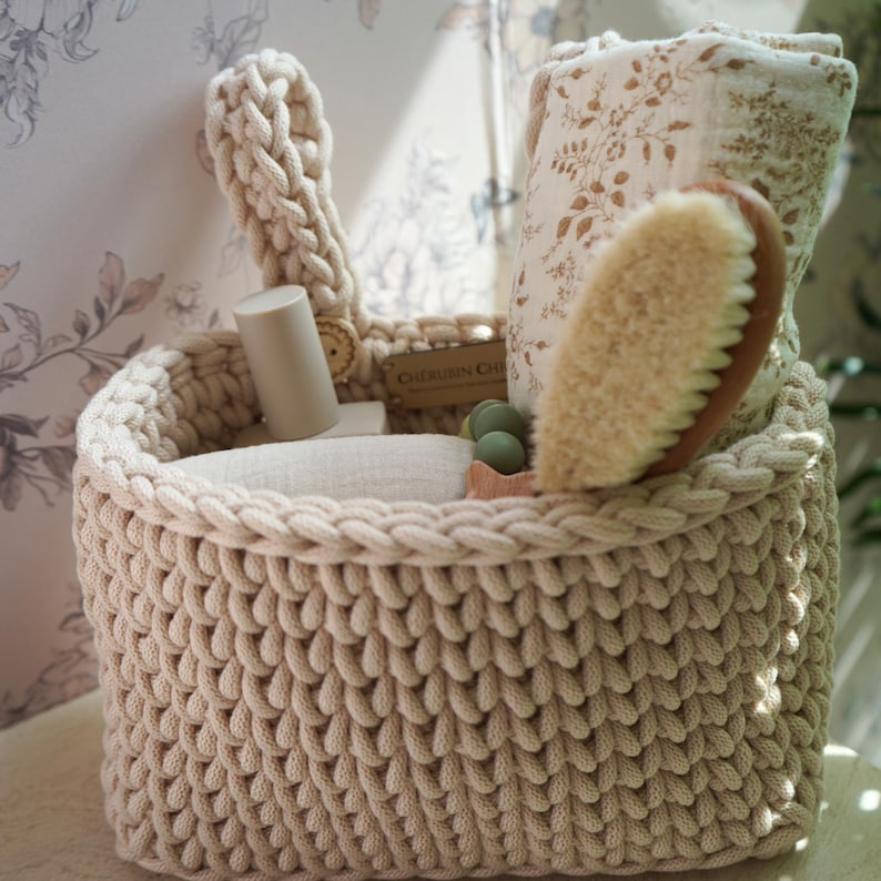 Gebreide opberger voor wieg Kwekerij opbergoplossing Handgemaakte babycaddy Luieraankleedkussen Accessoire Nachtkastje Essentiële houder Ophangmand afbeelding 9