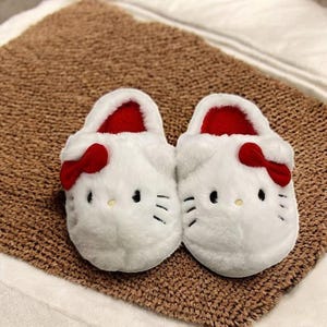 Pantuflas de Hello Kitty / Cómodas, mullidas, lindas, kawaii, acogedoras, toboganes, Kuromi, Sanrio, My Melody, Cinnamoroll, novia, hija, regalo, dibujos animados