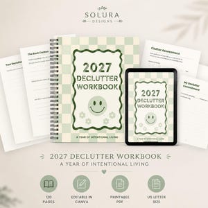 Puede incluir: Un libro de ejercicios de organización 2027 con encuadernación en espiral y una tableta digital, ambos con un patrón de cuadros verde salvia y blanco, un marco ondulado, una cara sonriente y el texto 2027 DECLUTTER WORKBOOK A YEAR OF INTENTIONAL LIVING.