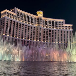 Fuentes del Bellagio de Las Vegas por la noche