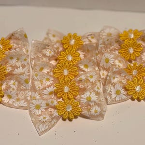 Medium Daisy Dog Bow