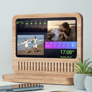 Smart Calendar – 10″ DAKBoard Dashboard with Calendar, Photos, Weather Charging