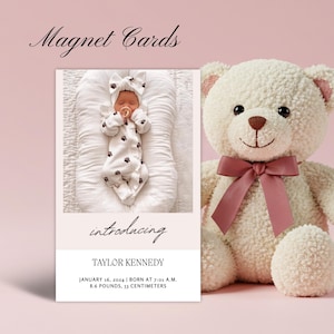 Ímã personalizado para anúncio de nascimento de bebê – Lembrança com foto personalizada e envelope | Presente magnético para recém-nascida em estilo moderno