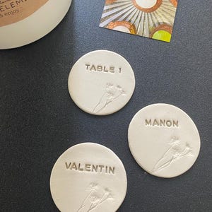 Jolis marque-places personnalisables pour vos évènements - mariage, anniversaire, baptême, baby shower... ou comme cadeaux invités.