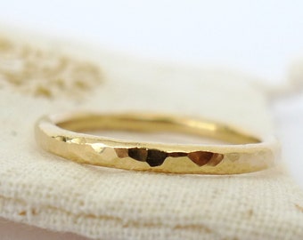 Rough 14K Yellow Gold Hammered Textured Band. Personalized Simple Timeless Solid Gold Ring. Unisex Hammered Textured Proposal Promise Band.