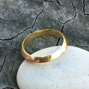 Eclipse 18K Recycled Gold. Dainty Triangle Profile Handmade 3mm Shiny Ring Knife Edge Solid Gold Modern Minimalist Architecture Wedding Band image 1