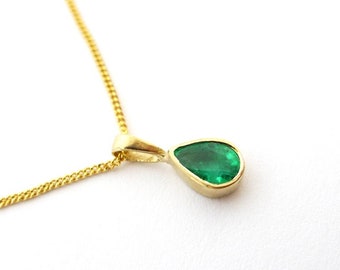 Recycled 14K Solid Gold Tear Drop Bezel Natural Green Emerald. Pear Pendant Minimalist Droplet Charm Layering Necklace. Classic Timeless Gem