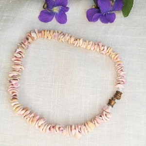 COASTAL GRANDMOTHER • TRU VtG Natural Quahog Shell, Wampum Anklet, Surf Chic