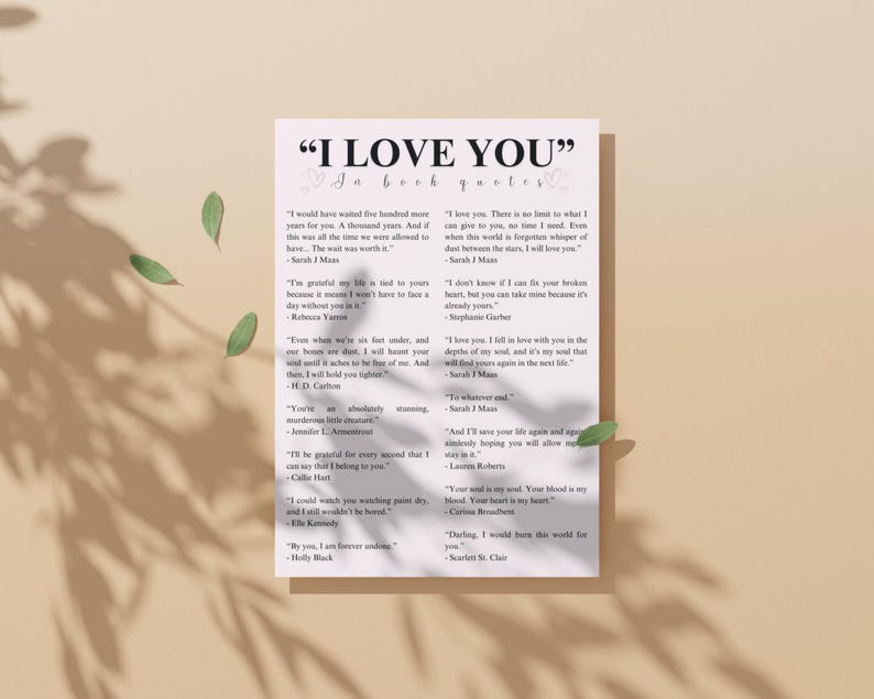 K&ouml;nnte beinhalten: Ein bedruckbares Blatt Papier mit einem rosa Herzen und dem Text "I LOVE YOU" in schwarzen Fettdruckbuchstaben. Das Blatt enth&auml;lt eine Sammlung von Zitaten &uuml;ber die Liebe von verschiedenen Autoren und B&uuml;chern.