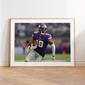 Justin Jefferson Poster, Minnesota Vikings Print, NFL Wide Receiver Print, Football Fan Gift, Sport Decor, Teen Room Decor,Photograph Prints