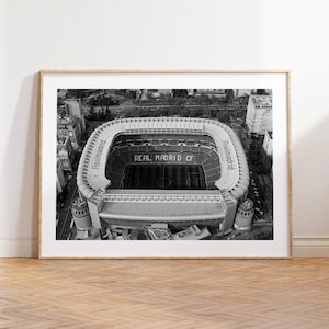 Santiago Bernabéu Stadion Poster, Real Madrid, Spanien Stadion, Fifa, Queue, Schwarz-Weiß-Wandkunst, Fußball-Fangeschenk, Sportgeschenk, Sportdekor