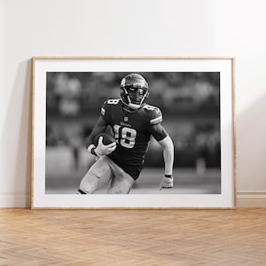 Justin Jefferson Poster, Minnesota Vikings Print, NFL Wide Receiver Print, Football Fan Gift, Sport Decor, Teen Room Decor,Photograph Prints