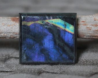 Zeldzame violette spectroliet cabochon natuurlijke labradoriet voor sieraden maken Old-Stock Ylämaa Finland