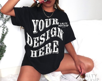 Black Gildan® 5000 Mockup Gildan 5000 Black Tshirt Mockup 5000 Black T-shirt Mockup Black Shirt Influencer Mockup Selfie Mockup