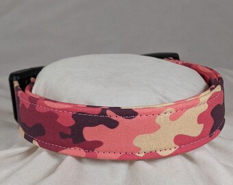 Pink camo collar for dogs, cats or pets.