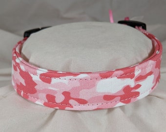 Light Pink camo collar for dogs, cats or pets.