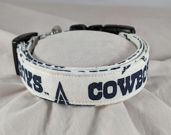 Dallas Cowboy's white dog, cat or pet collar.
