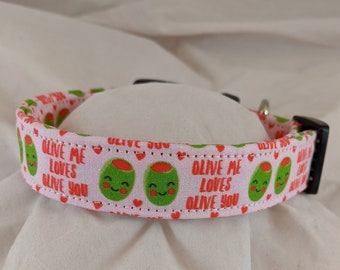 Pink Olive Me Loves Olive You pet, dog or cat collar.