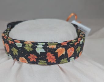 Leafy Autumn colored pet, dog or cat collar.
