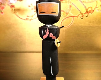 Vintage Japanese Ninja Kokeshi Doll – Wooden Hand-Painted Figurine with Katana Details – 145mm / 5.7in