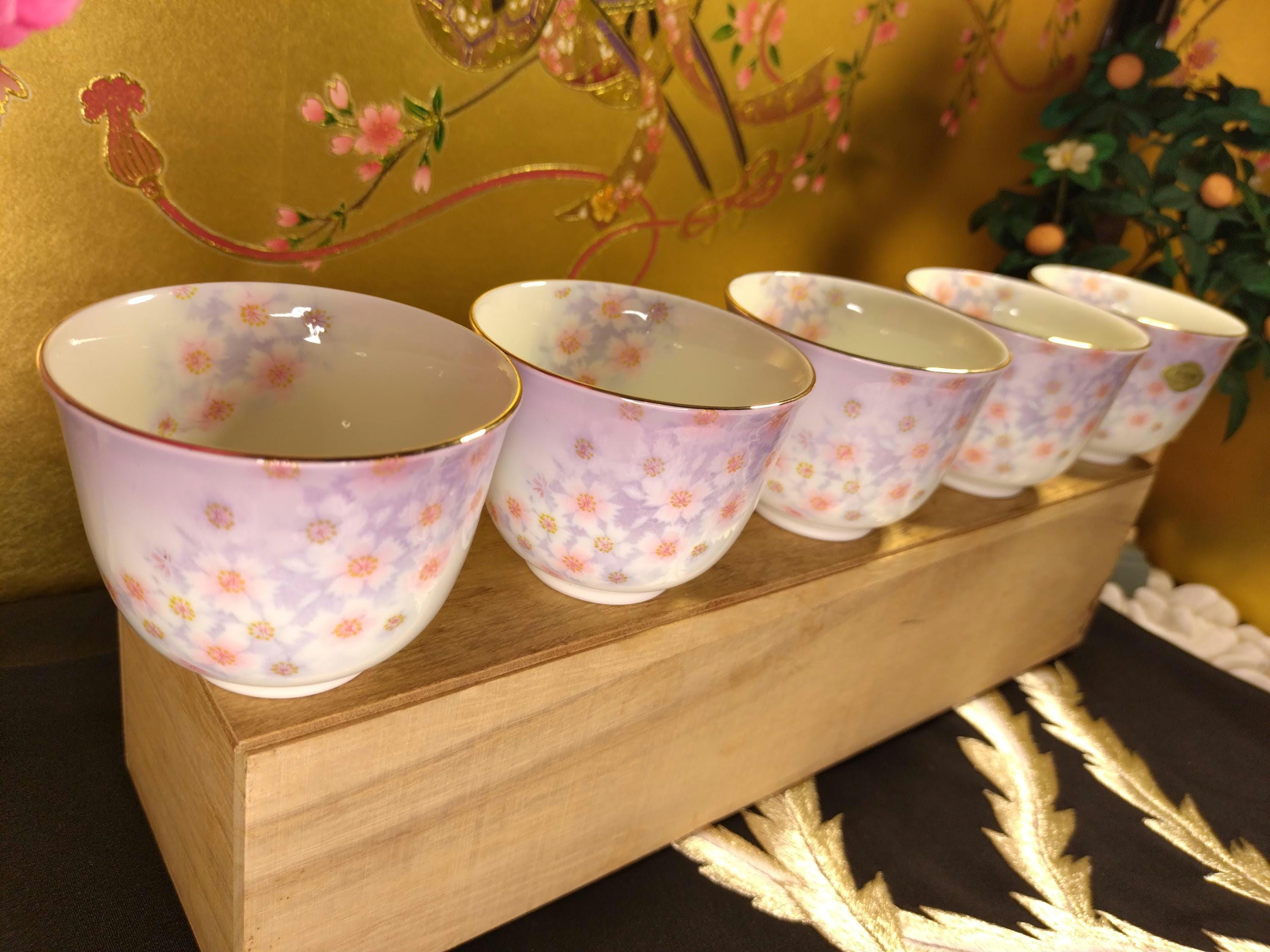 ヴィンテージ有田焼ティーカップセット：撫子花文様、金縁 - Etsy 日本