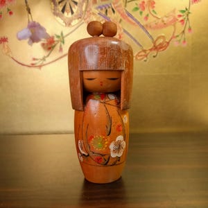 古城作 ヴィンテージこけし｜手描きの花柄着物姿の少女｜サイン入り木製人形 1960年代 日本