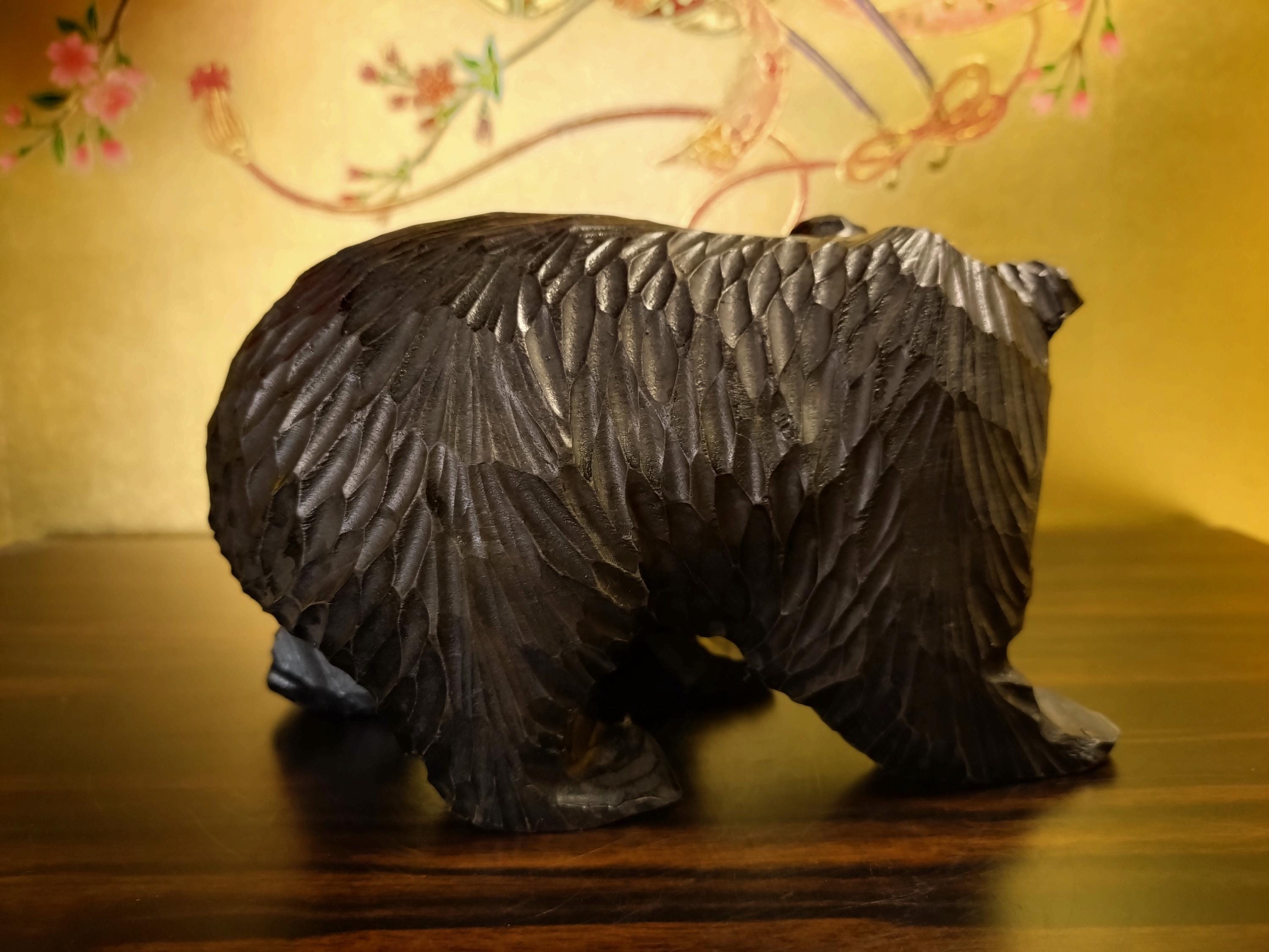 魅力的なヴィンテージの日本の手彫りの熊と鮭 – 北海道民芸品 – 448.5g
