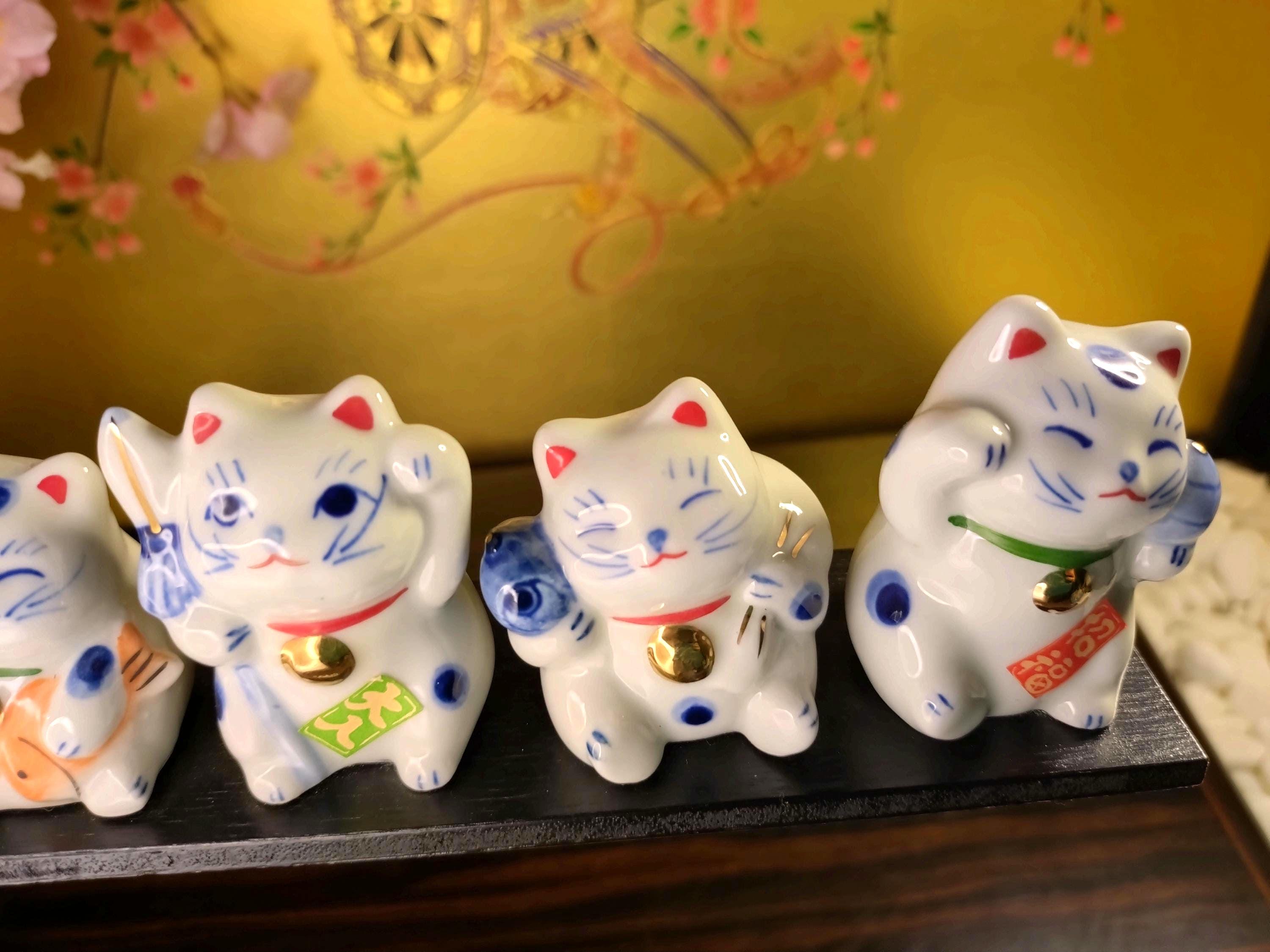 猫の陶器置物セット 猫の置物（陶器製）2体セット - メルカリ