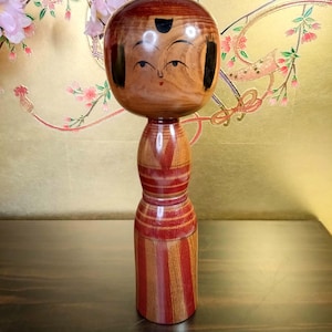Vintage Kokeshi Doll by Keishi Niiyama – Japanese Traditional Wooden Doll 260mm – Glossy Finish & Red Stripe Body – Collectible Folk Art