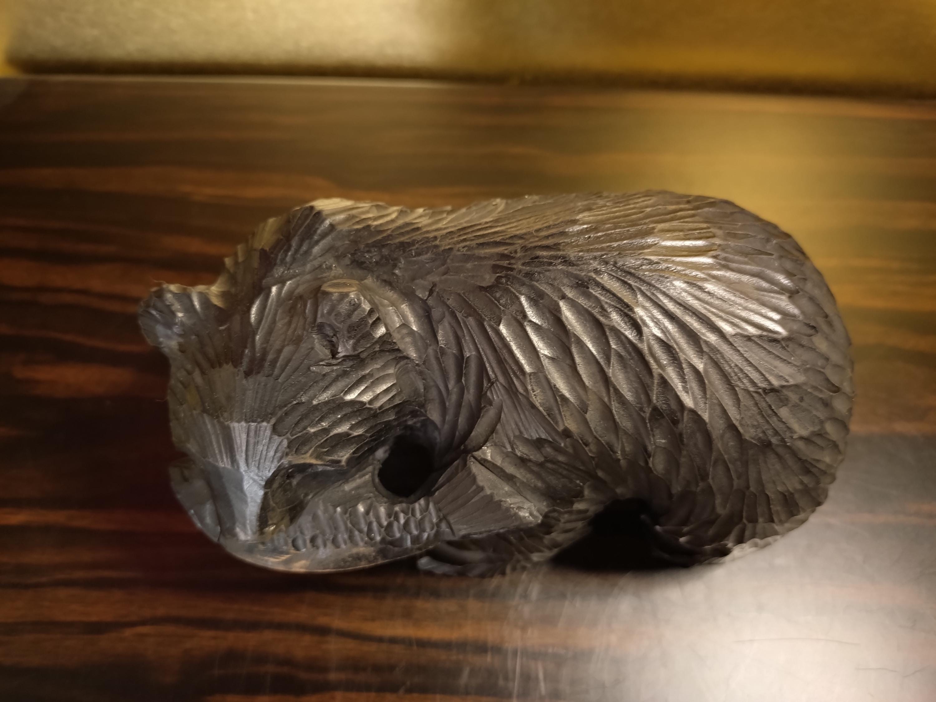 魅力的なヴィンテージの日本の手彫りの熊と鮭 – 北海道民芸品 – 448.5g