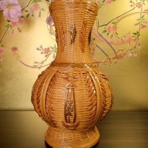 Handwoven Bamboo Vase: Japanese Ikebana Wicker Flower Holder