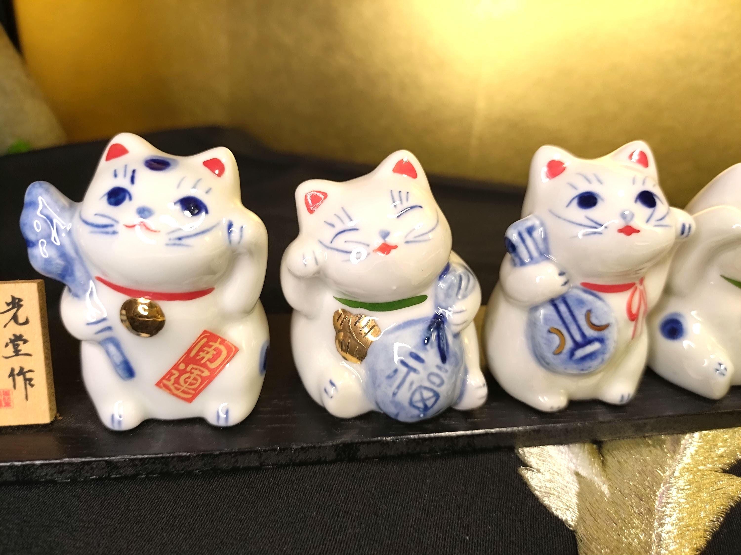 ヴィンテージ 七福猫 七匹の招き猫の置物セット | 陶器の招き猫