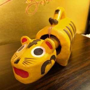 Vintage Japanese Aizu Hariko Nodder Tiger – Papier-Mâché Bobblehead Figurine – Folk Art Good Luck Charm – Height 5.1&quot;