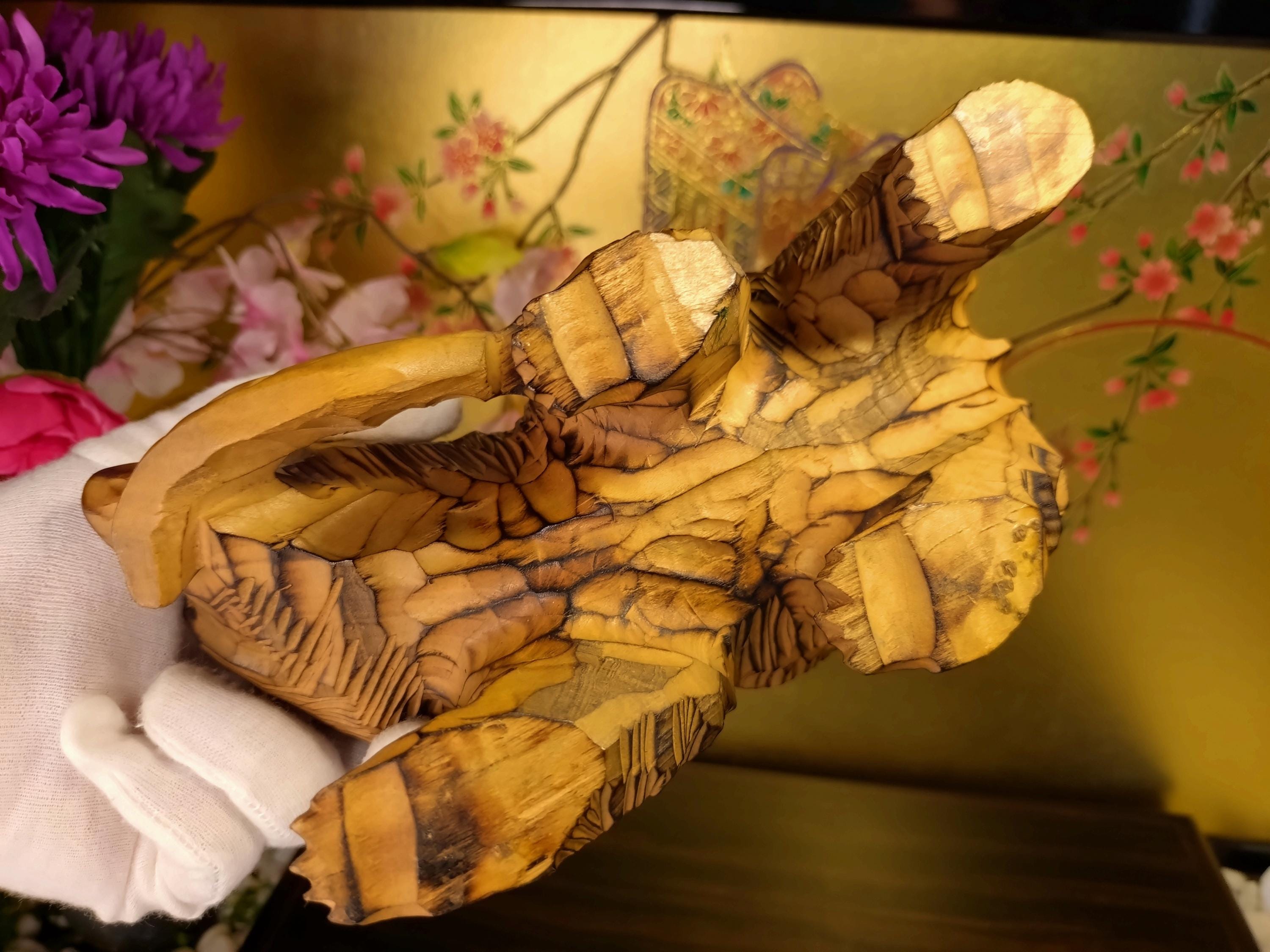 北海道のヴィンテージ木彫り：アイヌ風の熊と鮭 - Etsy 日本