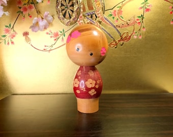 梅林 木製人形 花柄装飾　こけし 山岸梅吉作のヴィンテージこけし人形：竹細工の木製置物 - Etsy 日本