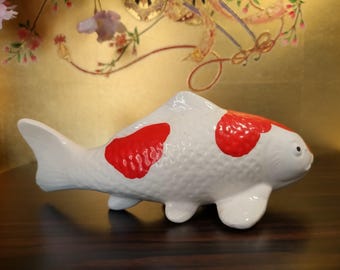 ヴィンテージの日本の鯉の置物：赤と白の錦鯉の陶器彫刻 - Etsy 日本