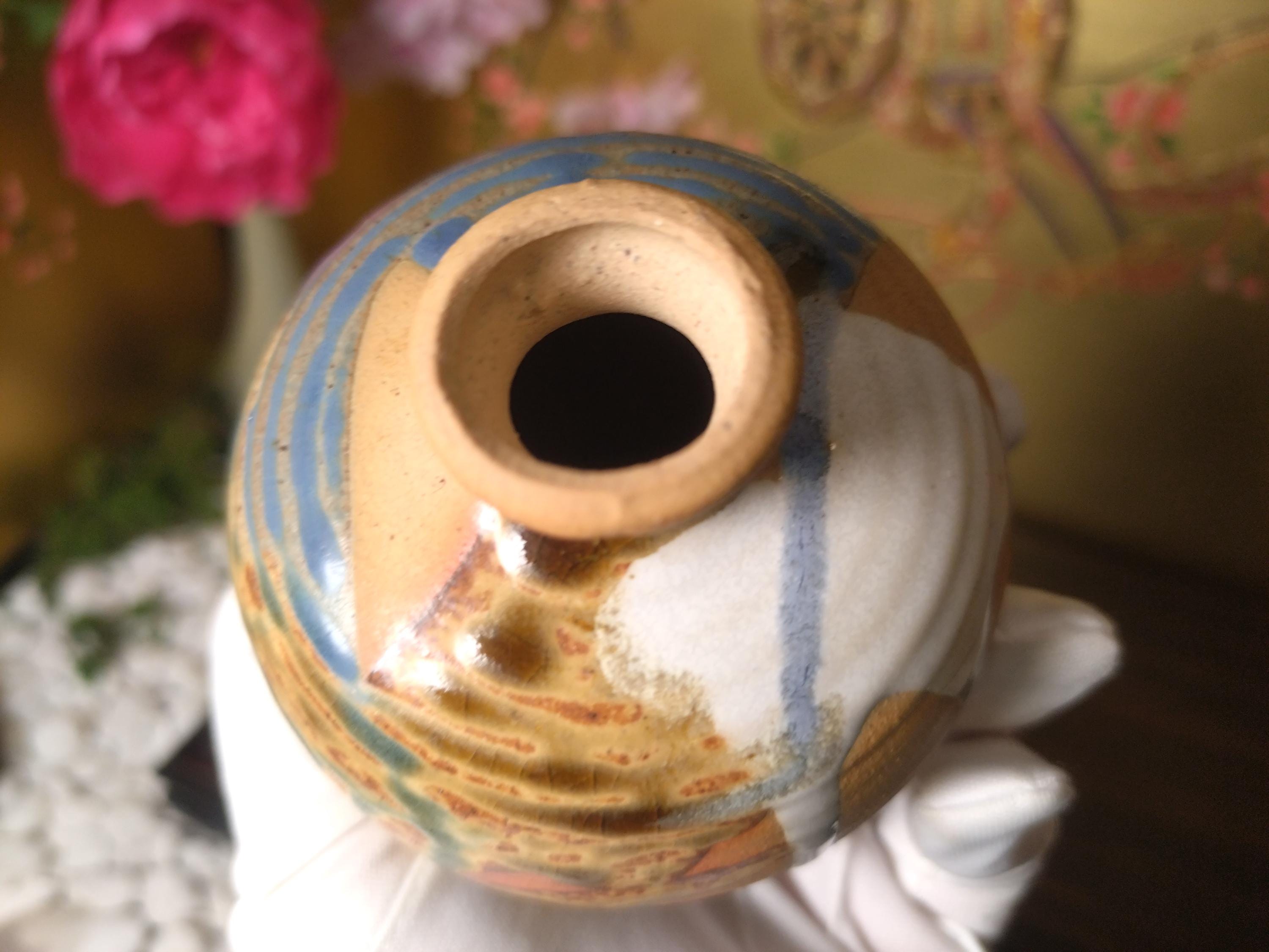 抽象的な釉薬が施された、ヴィンテージの日本製陶器製一輪挿し - Etsy 日本
