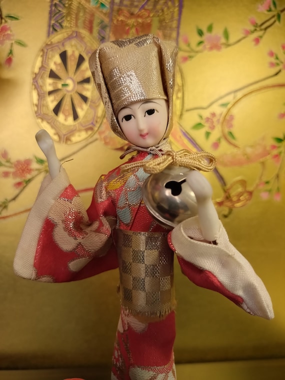 ヴィンテージ日向人形：赤い着物を身に着けた日本の民芸品 - Etsy 日本