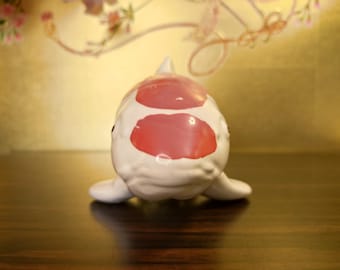 白と赤のコイの陶器置物 ヴィンテージの日本の鯉の置物：赤と白の錦鯉の陶器彫刻 - Etsy 日本