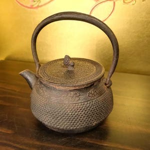鉄瓶風 ヴィンテージケトル 真鍮蓋 古道具 Old cast iron kettle - Etsy 日本