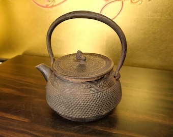 Arare gietijzeren theepot jaren 1920 | Wabi Sabi Tetsubin-waterkoker