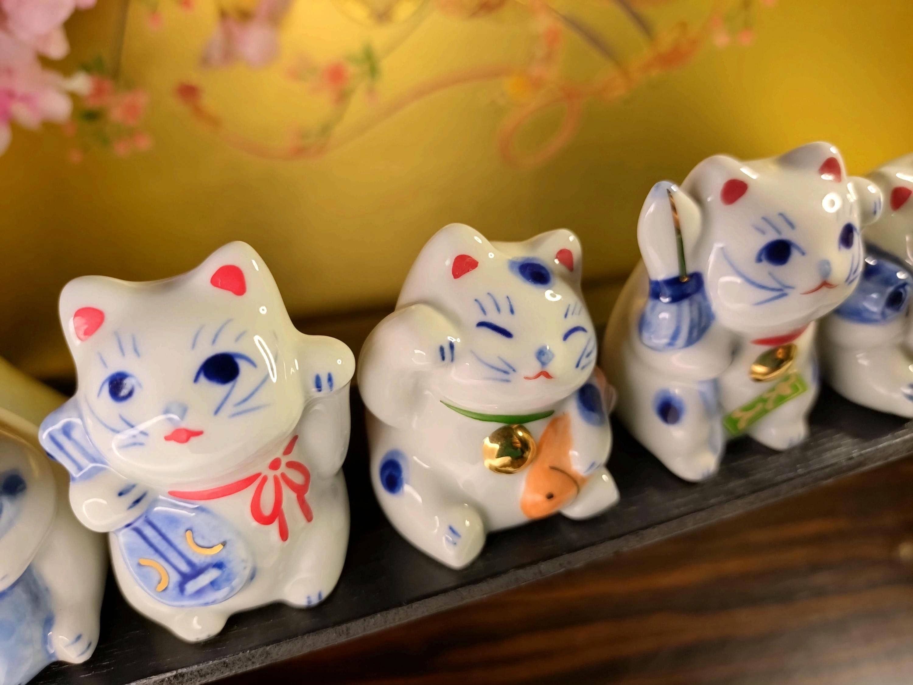 ヴィンテージ 七福猫フィギュアセット：セラミック製招き猫装飾 - Etsy