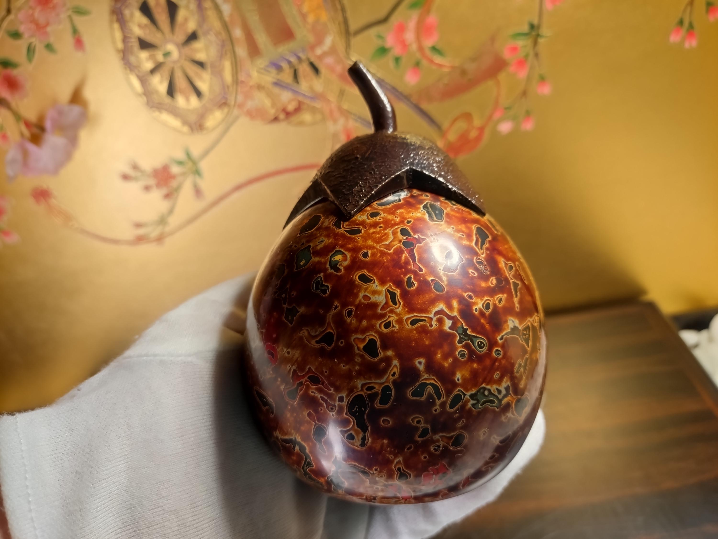 Vintage Tsugaru-nuri Lacquer Tea Caddy – Eggplant Shape, Japanese