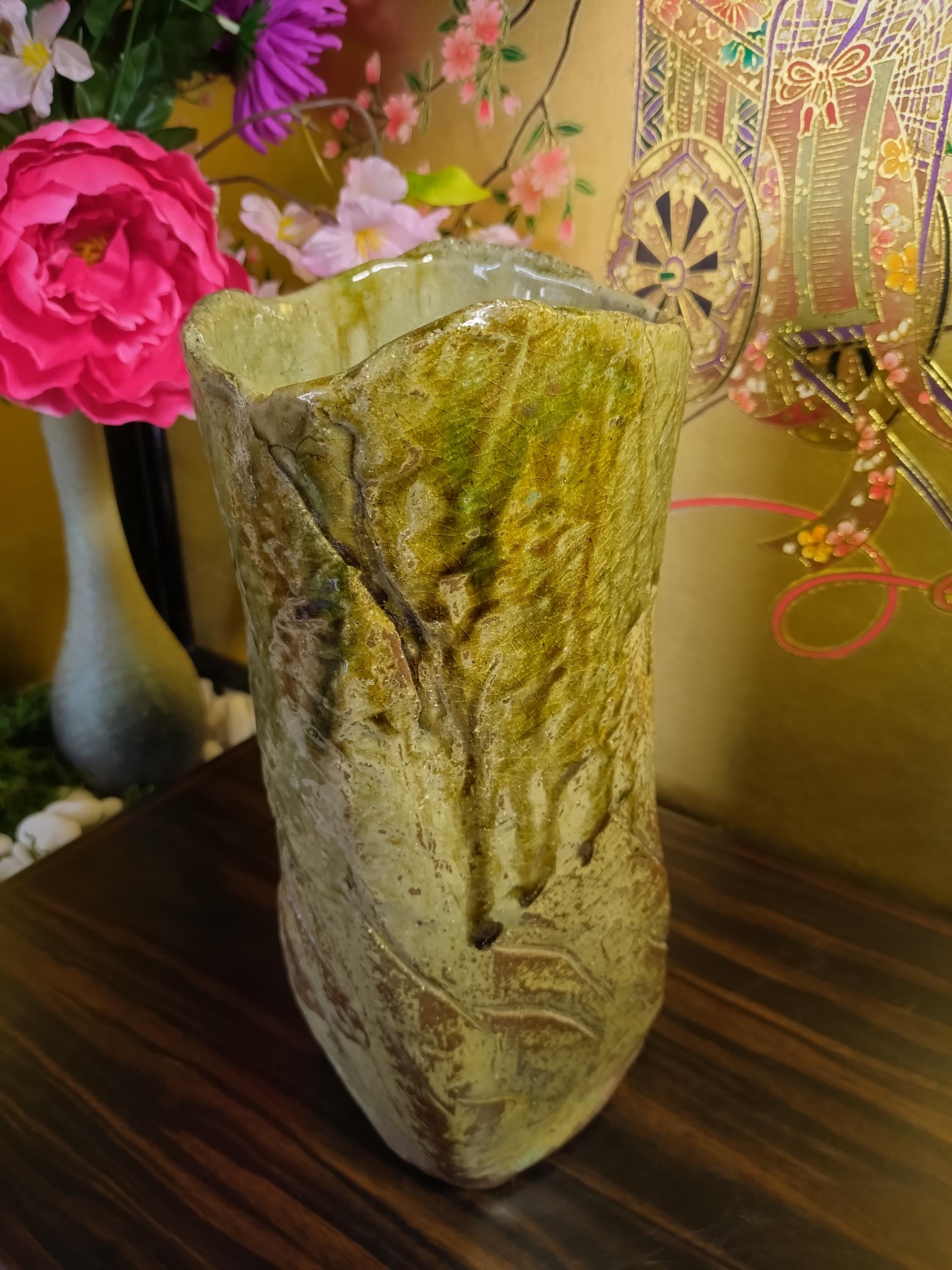 素朴な日本の陶器の花瓶：侘び寂びの釉薬をかけた生け花の器 - Etsy 日本