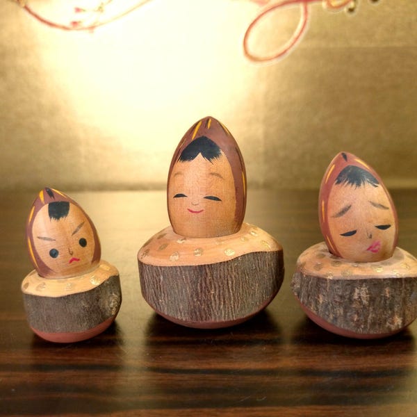 Vintage Japanese Kokeshi Set: Hand-Painted Acorn Dolls with Gold Dots