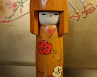 日本の伝統的な木製の鈴 – こけしと花の模様 - Etsy 日本