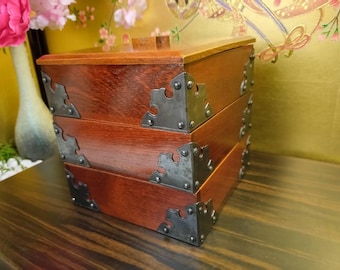Vintage Japanische Holzstapelkiste | 1960er Jahre Bento-Dekor