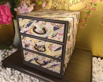 アンティーク箪笥：7段引き出し付き木製キャビネット、江戸時代 - Etsy