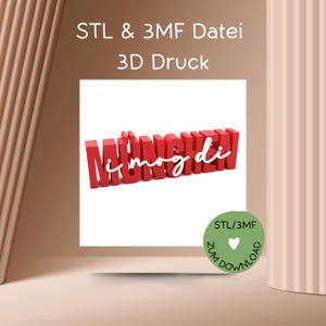 Könnte beinhalten: Ein rotes 3D-gedrucktes Schild mit der Aufschrift "München di" in einer stilisierten Schriftart. Das Bild enthält auch den Text "STL & 3MF Datei 3D Druck" und einen grünen Kreis mit dem Text "STL/3MF ZUM DOWNLOAD".